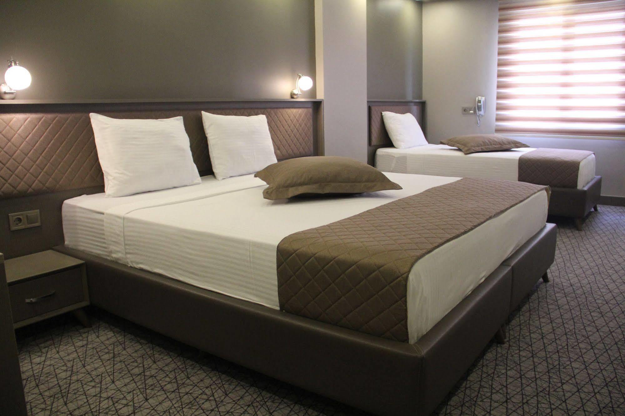 Turkeli Otel อิสตันบูล ภายนอก รูปภาพ