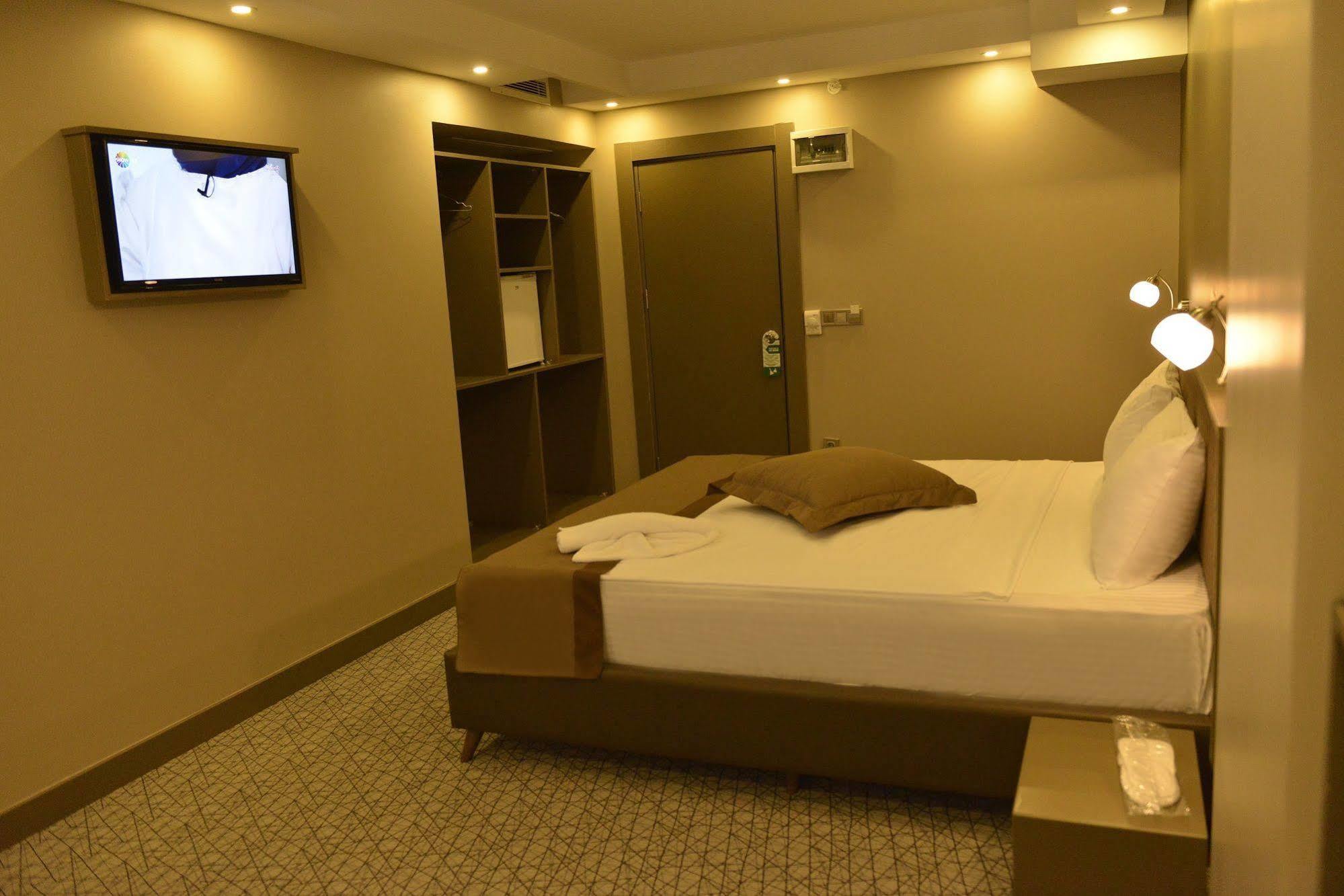 Turkeli Otel อิสตันบูล ภายนอก รูปภาพ