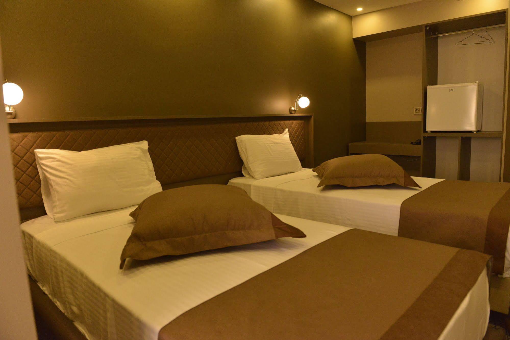 Turkeli Otel อิสตันบูล ภายนอก รูปภาพ