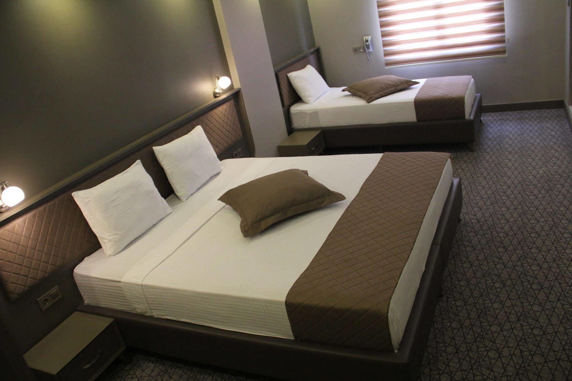 Turkeli Otel อิสตันบูล ภายนอก รูปภาพ